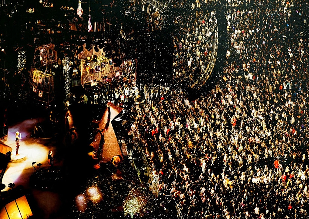 My favs from the Internet Archive (17): Andreas Gursky: Centre Pompidou 2002